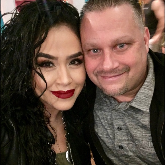 Meet your Posher, Danielle - Picture 1 of 1